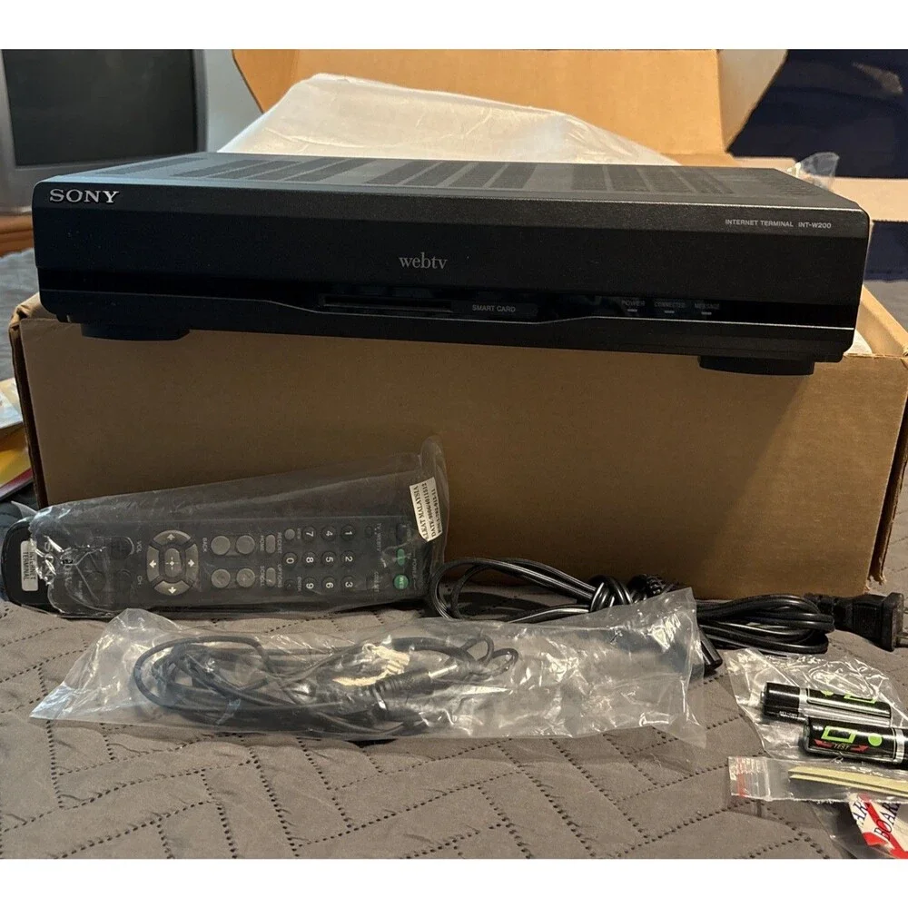 Sony 1998 Vintage WebTV Plus Internet Terminal INT-W200
